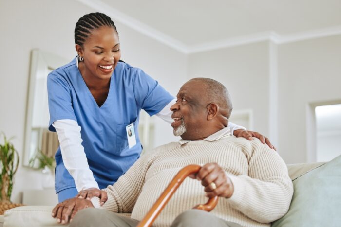Care manager reviewing dementia care plan with family